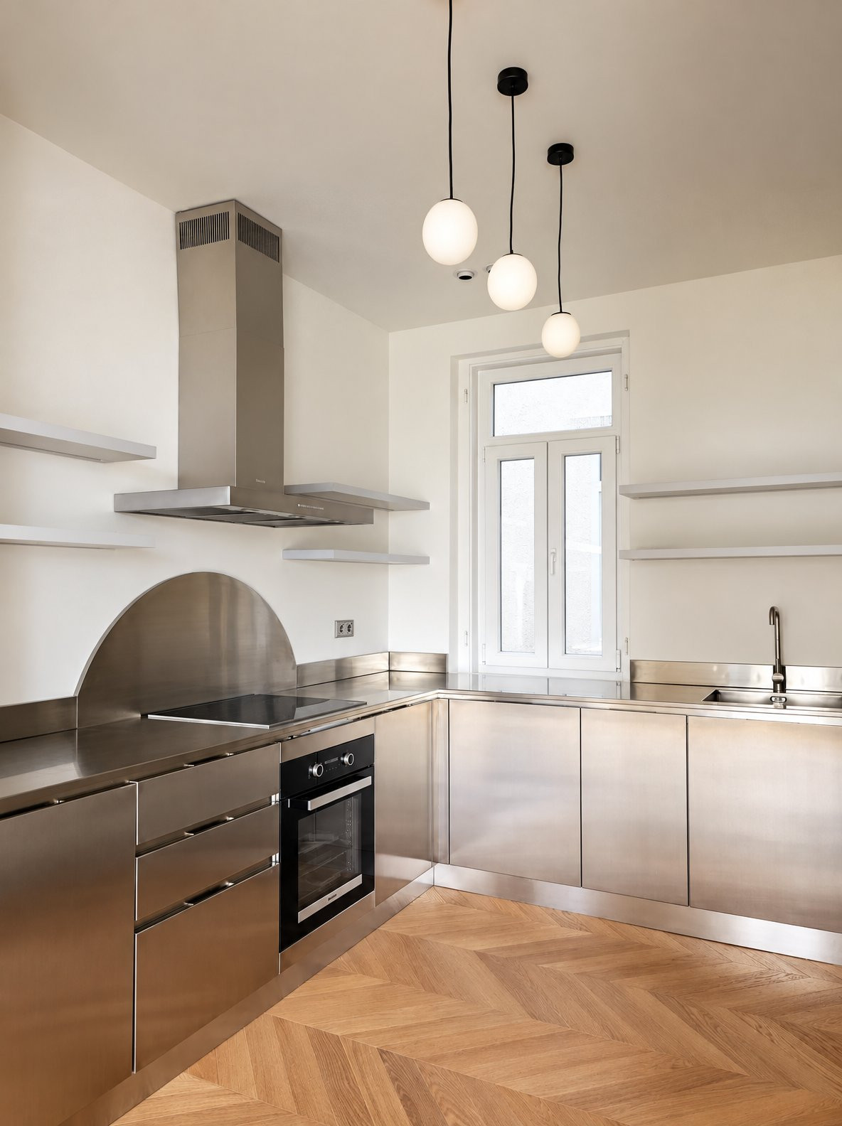 Duque, a renovated apartment by Saldanha in the Avenidas Novas, Lisbon: kitchen