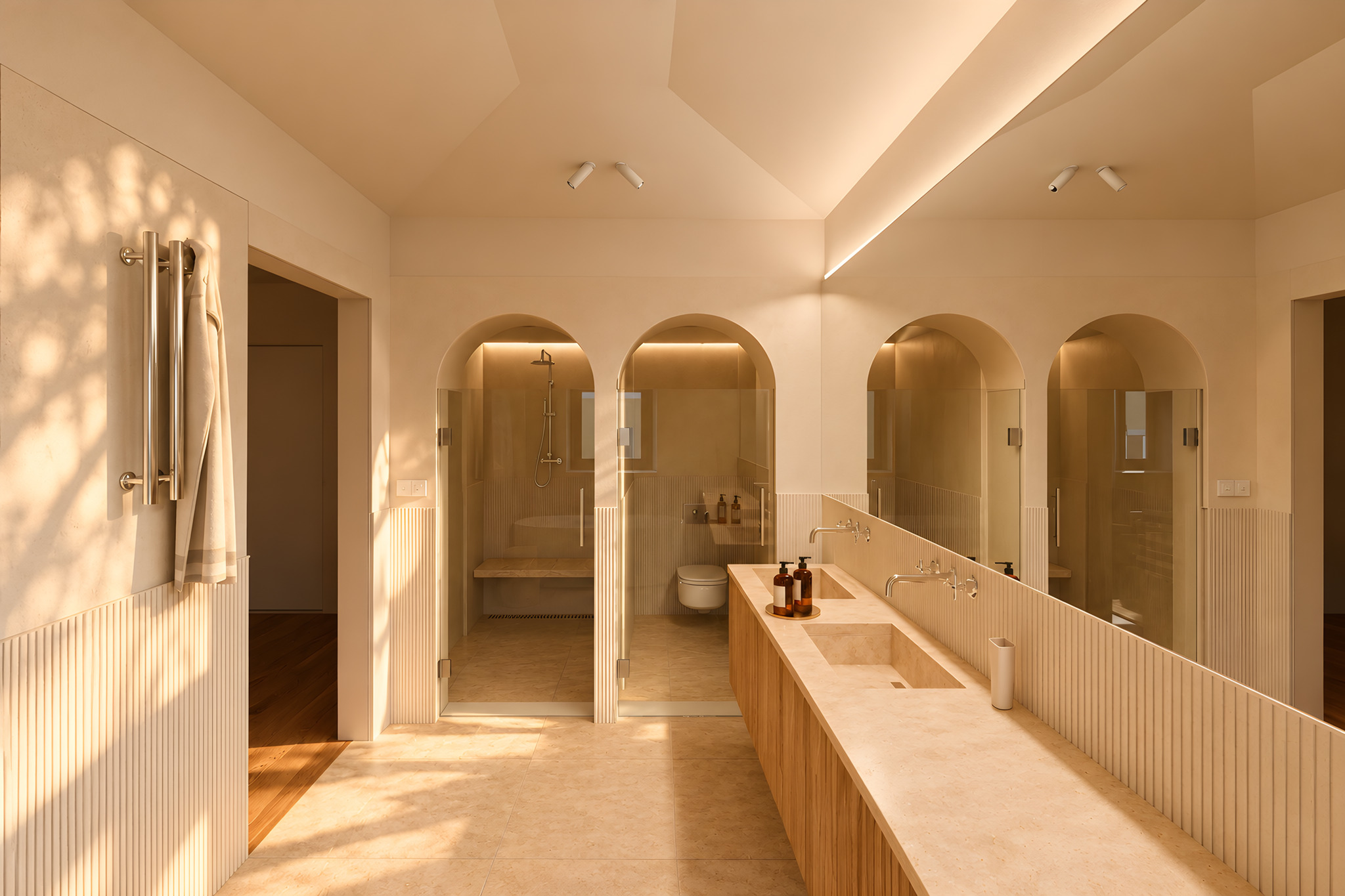 Palácio Catarina · Primary suite bathroom (1)